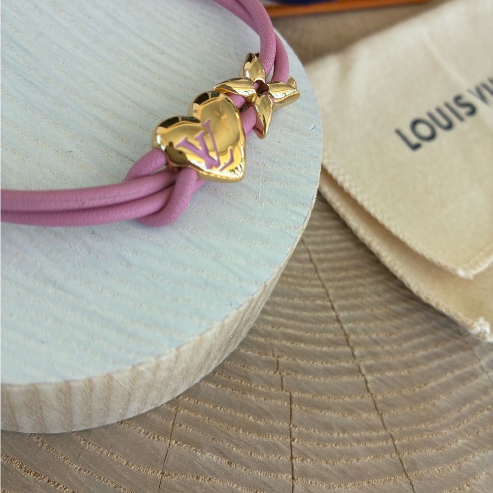 Louis Vuitton Bloom Heart Bracelet in Pink - Picture 6 of 6